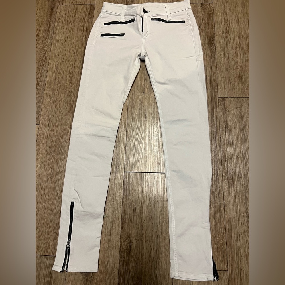 rag & bone White Skinny Jeans with Modern Ankle Detail has zipper on both legs